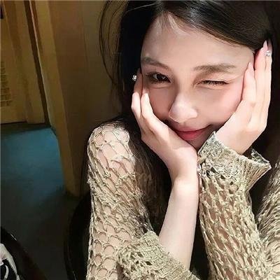 粉红火鹤的神秘凝视